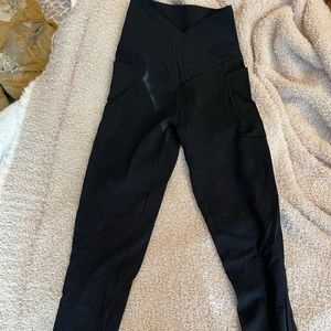 Black leggings with pockets